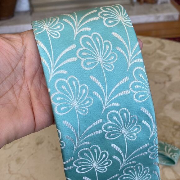 Ted Baker 100% Silk Aqua Blue & White Floral Tie - Picture 5 of 9